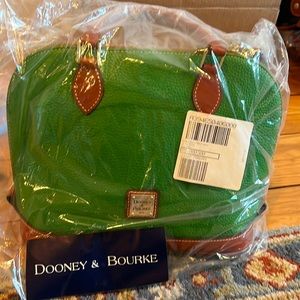Nwt Dooney & Bourke pebble leather zip zip Kelly green satchel bag purse